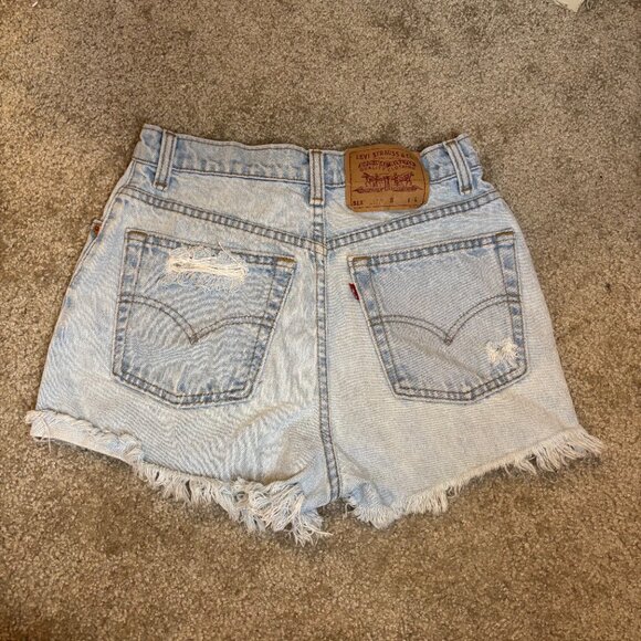 Levi's 512 Cut Off Shorts Size 9 Slim Fit Distressed 2" Inseam Light Wash #166 - Picture 2 of 7